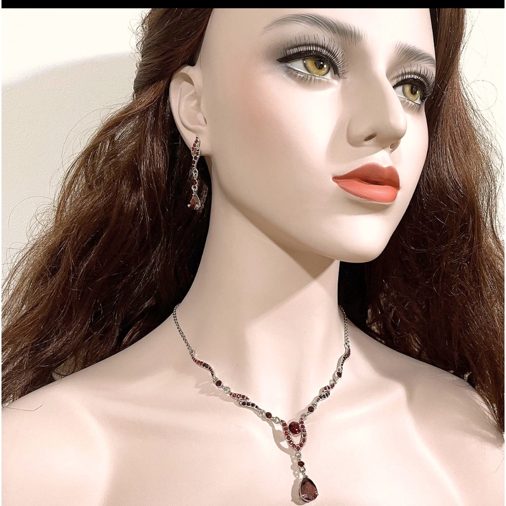Gothic bridal set if necklace and earrings with black rhinestones, exquisite